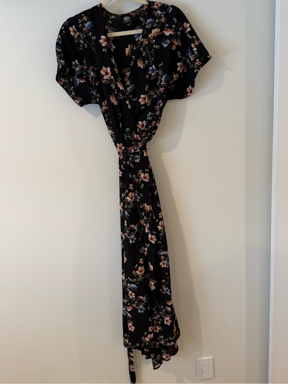 🌸 Floral Wrap Midi Dress – Flowy & Feminine 🌸